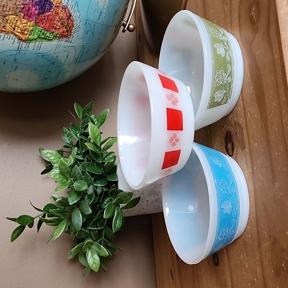 Vintage Fire King Anchor Hocking bowls